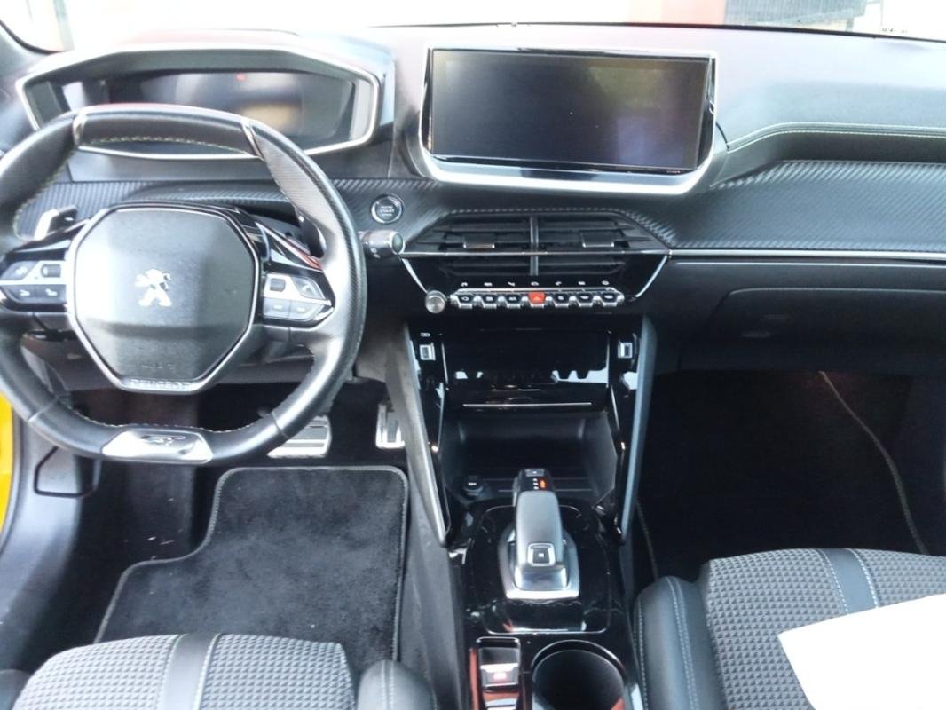 Peugeot 208 - Photo 8