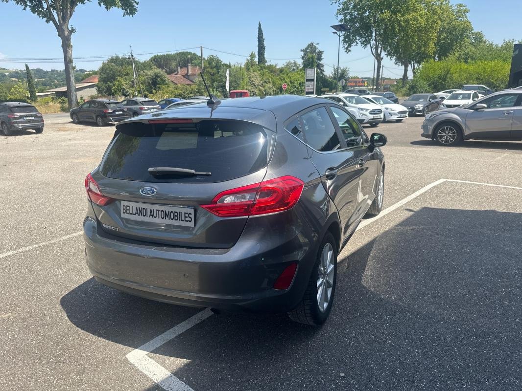 Ford Fiesta - Photo 5