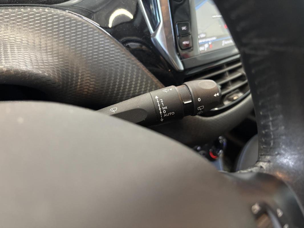 Peugeot 208 - Photo 14