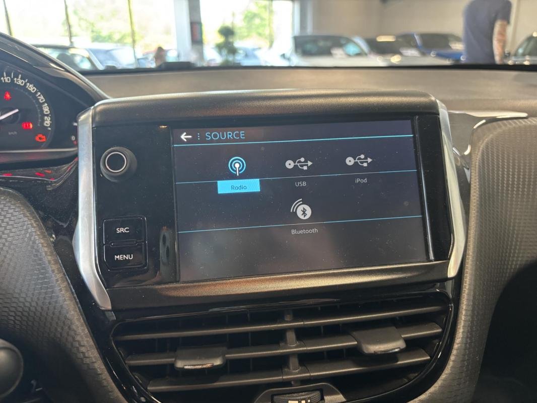 Peugeot 208 - Photo 18