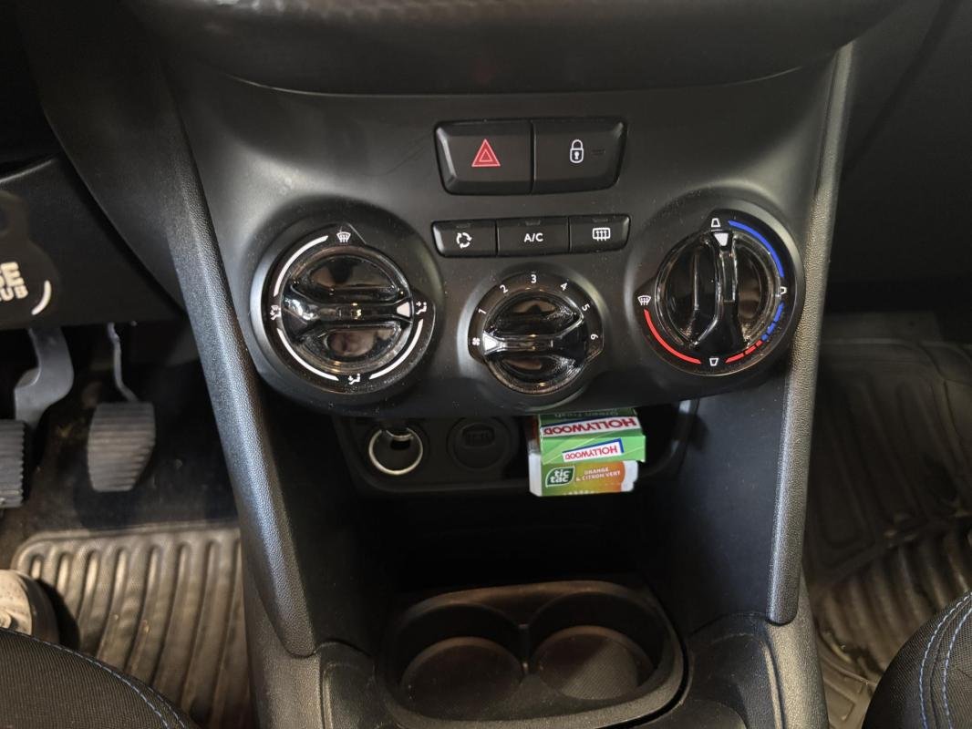 Peugeot 208 - Photo 21