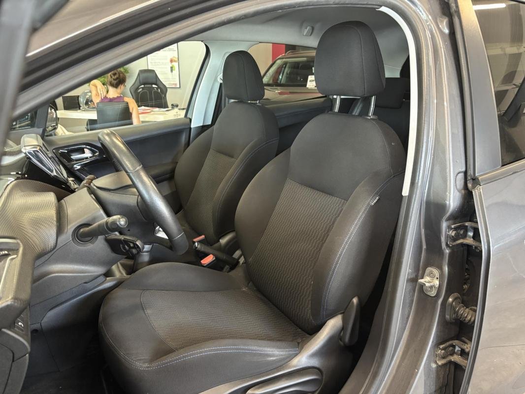 Peugeot 208 - Photo 26