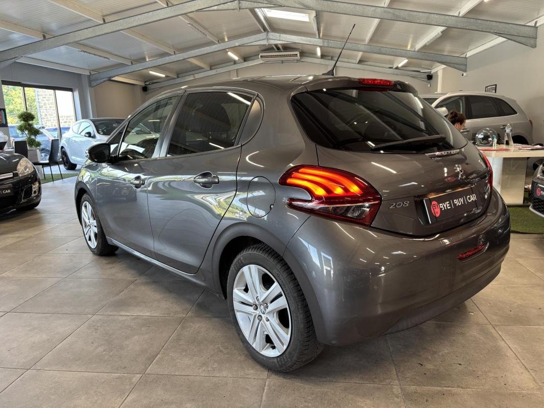 Peugeot 208 - Photo 3