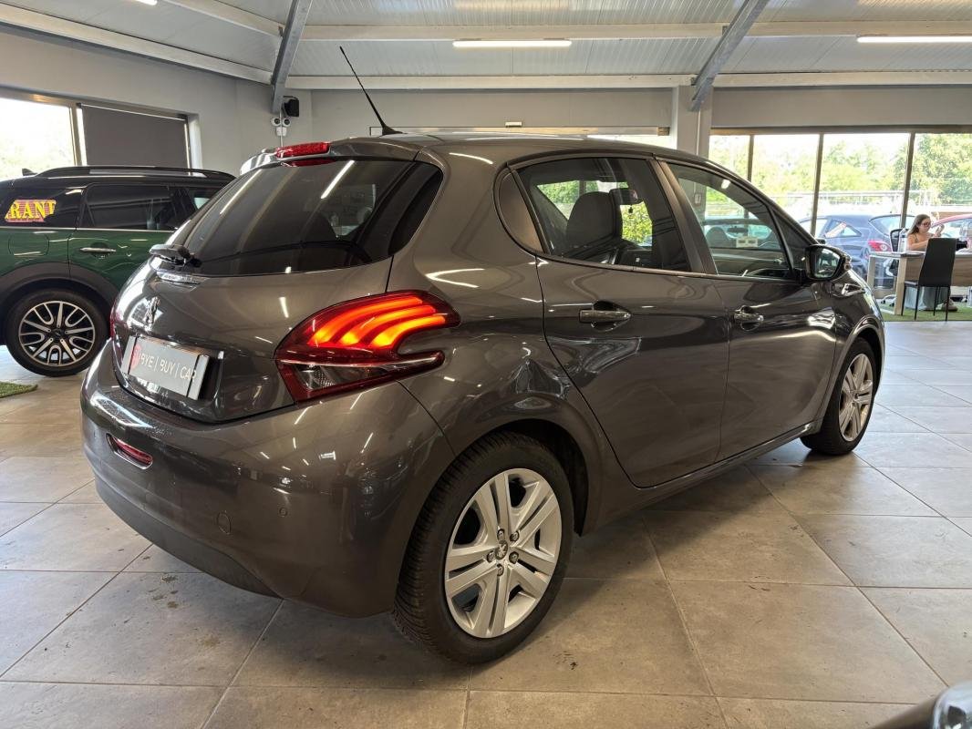 Peugeot 208 - Photo 4