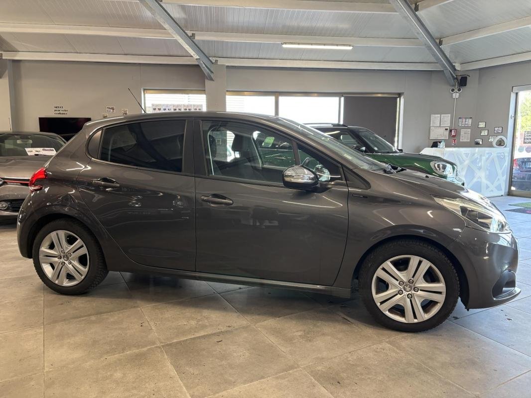 Peugeot 208 - Photo 5