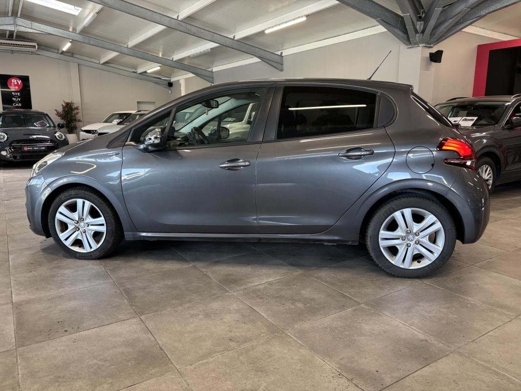 Peugeot 208 - Photo 6
