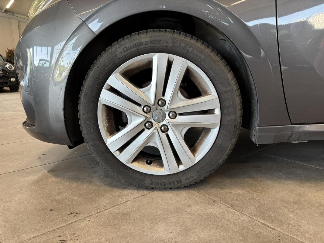 Peugeot 208 - Photo 8