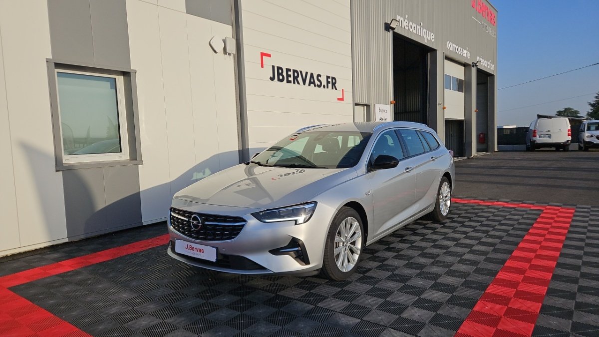 Opel Insignia Sports Tourer - Photo 1