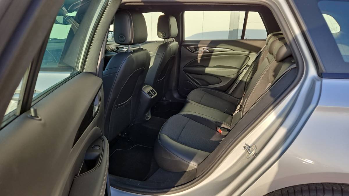 Opel Insignia Sports Tourer - Photo 11