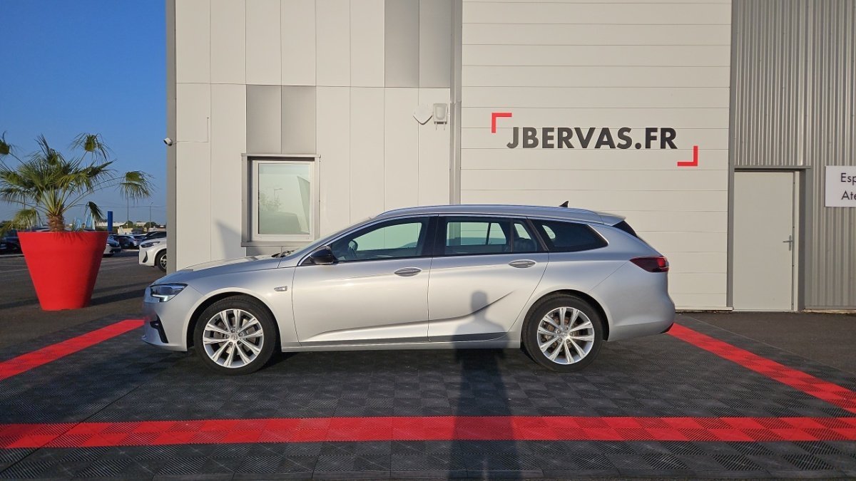 Opel Insignia Sports Tourer - Photo 2