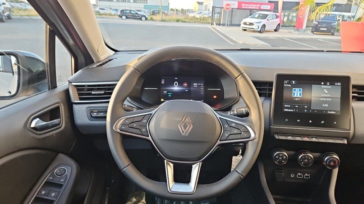 Renault Clio - Photo 15