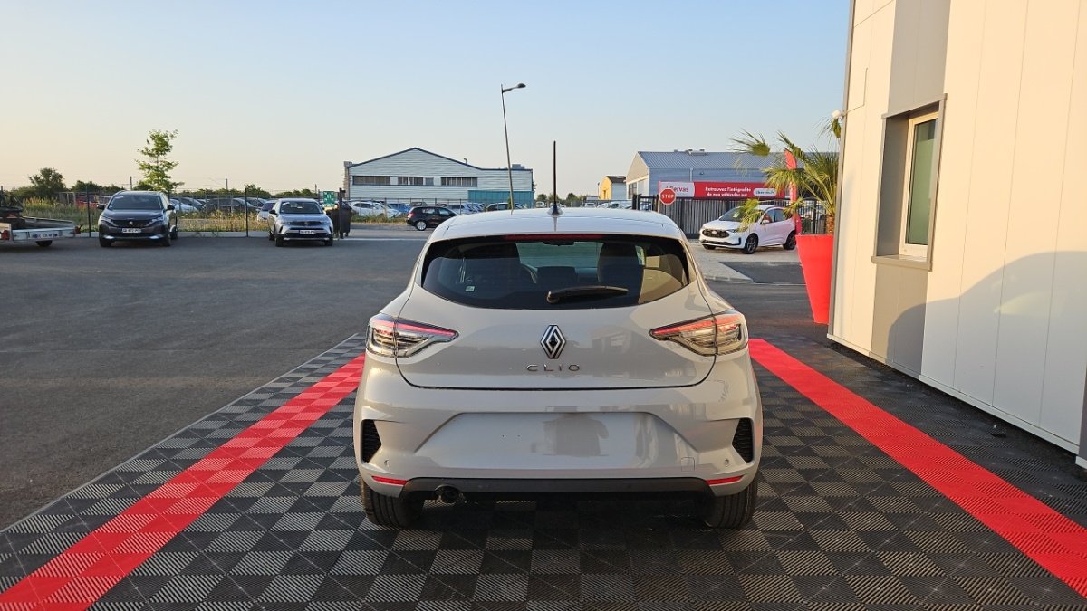 Renault Clio - Photo 4