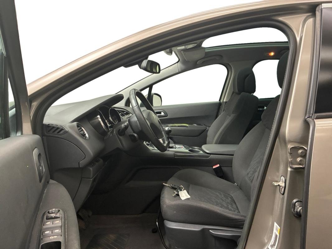 Peugeot 3008 - Photo 9