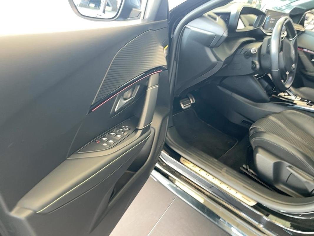 Peugeot E-208 - Photo 10