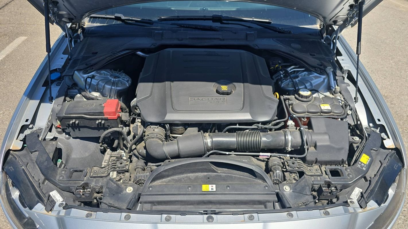 Jaguar XF - Photo 15