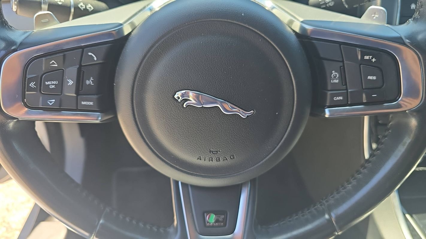 Jaguar XF - Photo 26