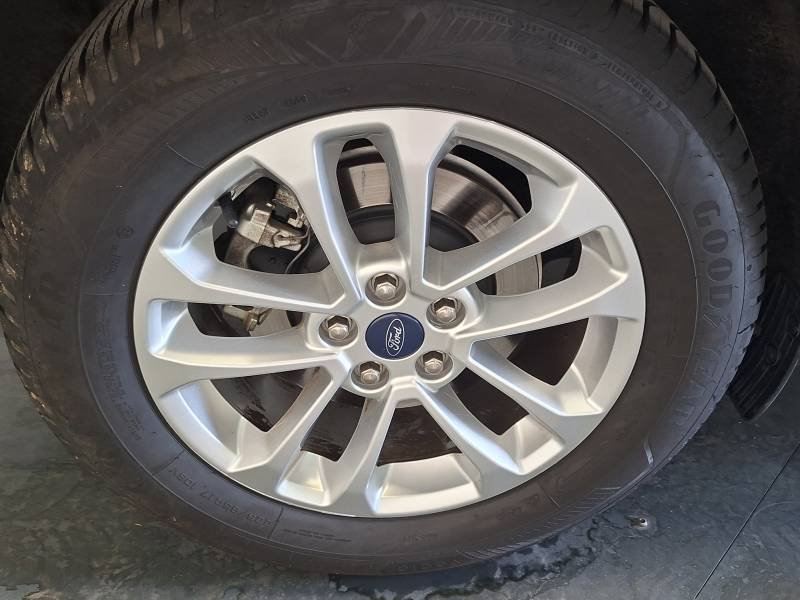 Ford Kuga - Photo 13