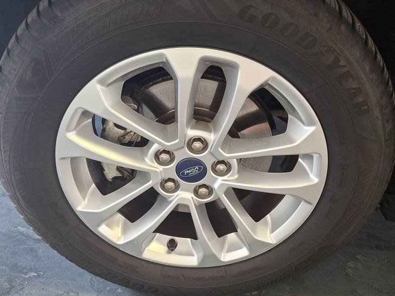 Ford Kuga - Photo 15