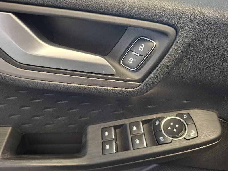 Ford Kuga - Photo 17
