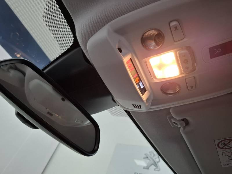Peugeot 208 - Photo 28