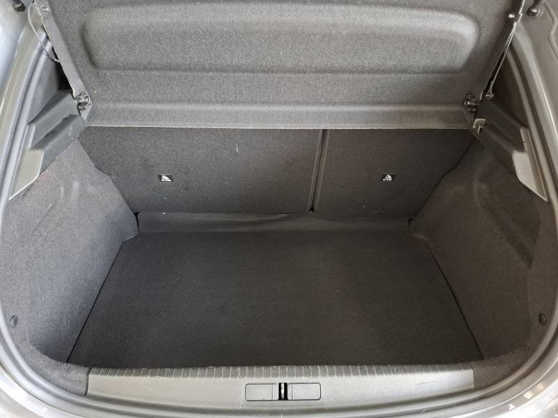 Peugeot 208 - Photo 9