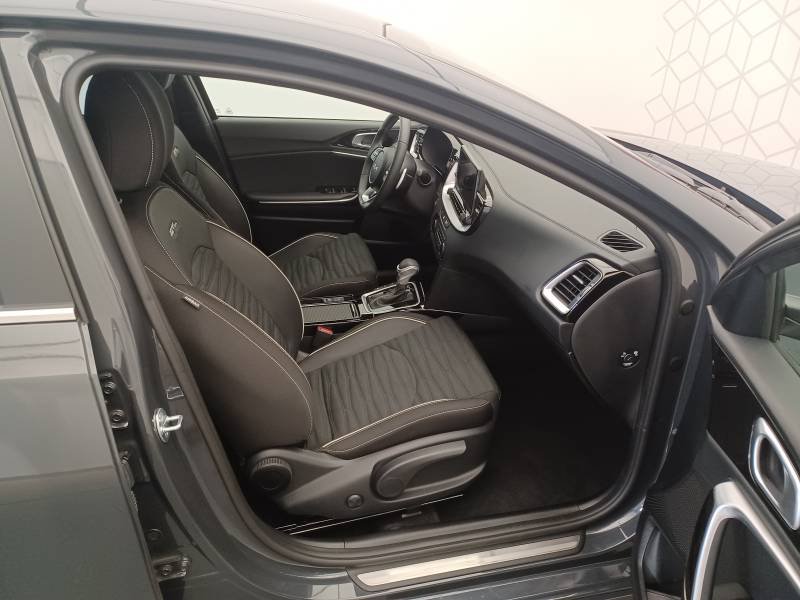 Kia CEED - Photo 14