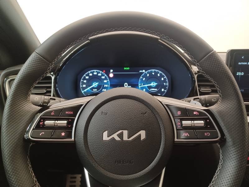 Kia CEED - Photo 23