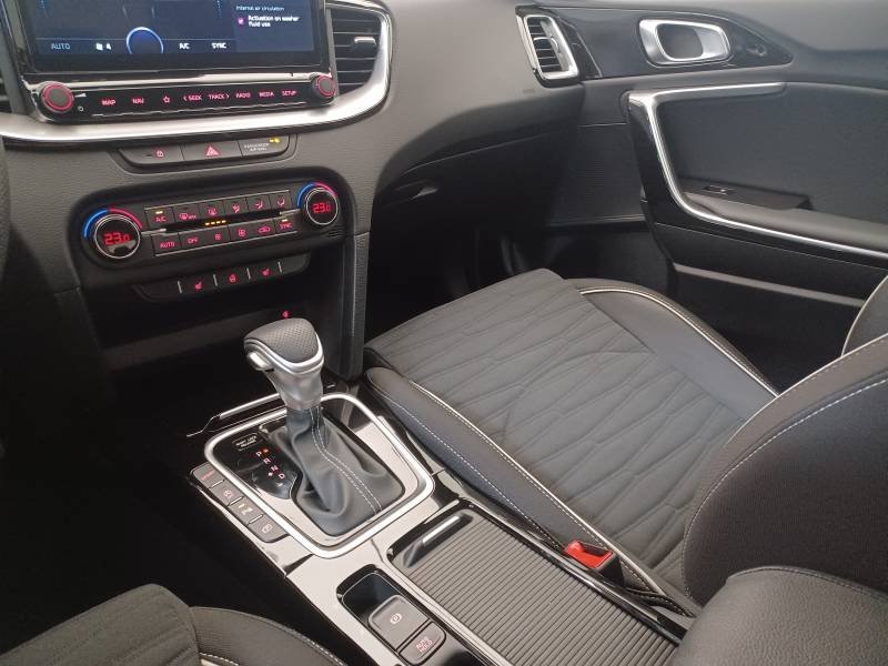 Kia CEED - Photo 27