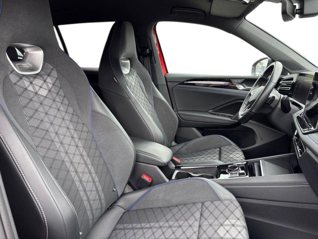 Volkswagen Tiguan - Photo 13