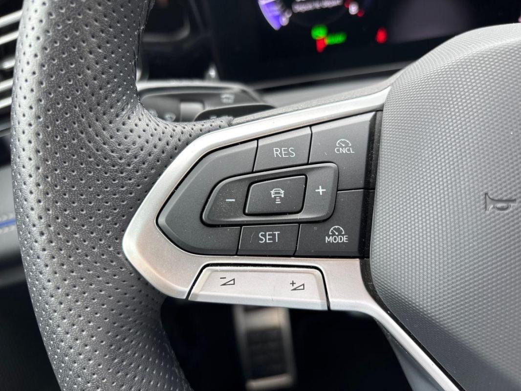 Volkswagen Tiguan - Photo 21