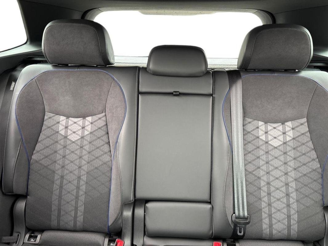 Volkswagen Tiguan - Photo 22