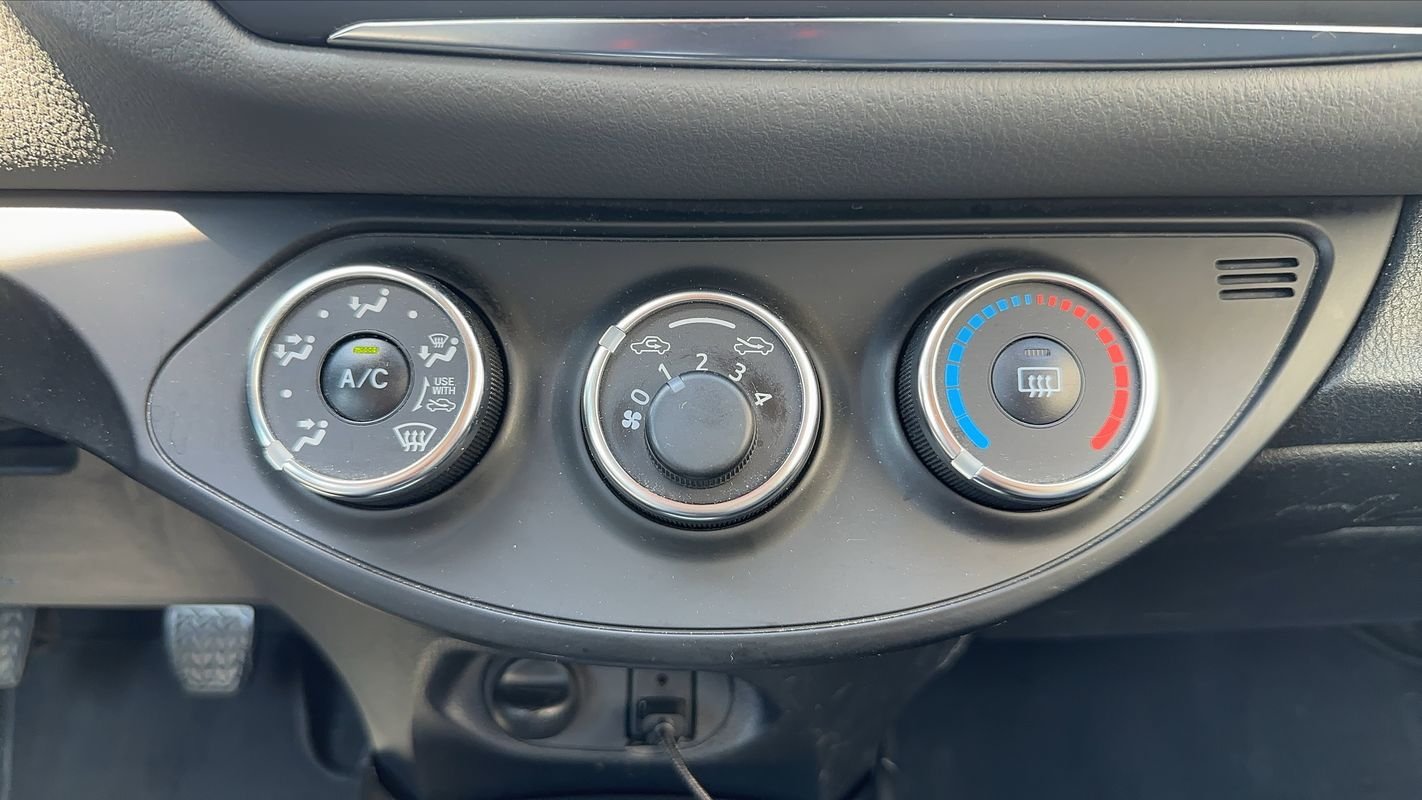 Toyota Yaris - Photo 13