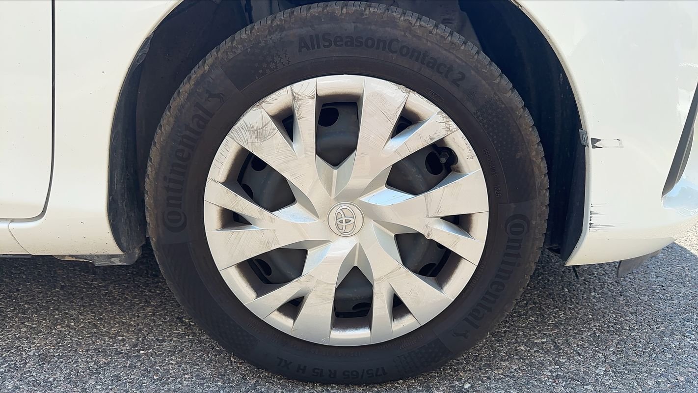 Toyota Yaris - Photo 17
