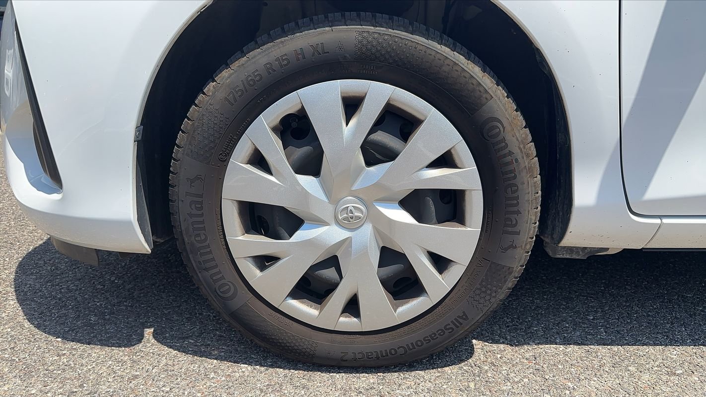 Toyota Yaris - Photo 18