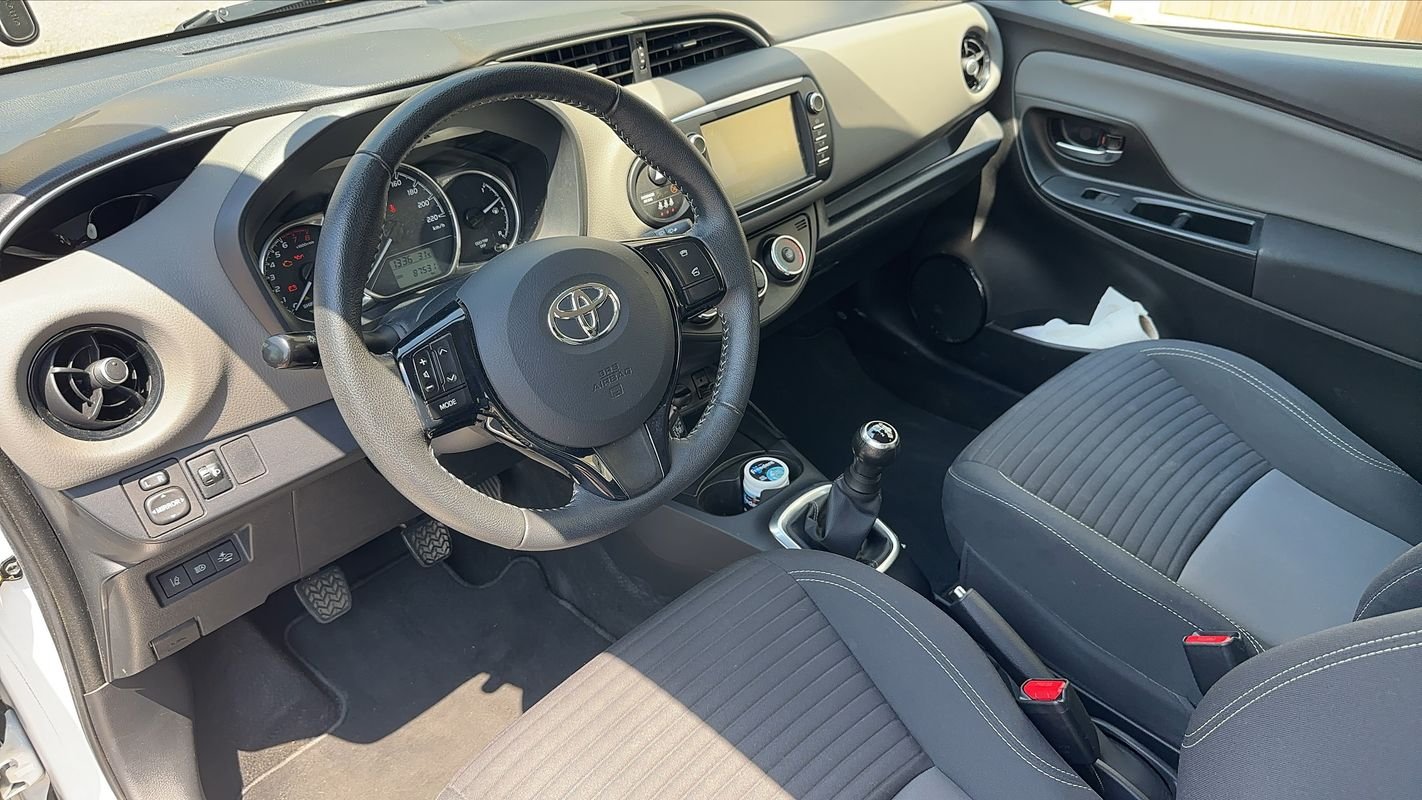 Toyota Yaris - Photo 8