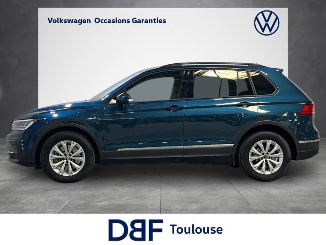 Volkswagen Tiguan - Photo 2