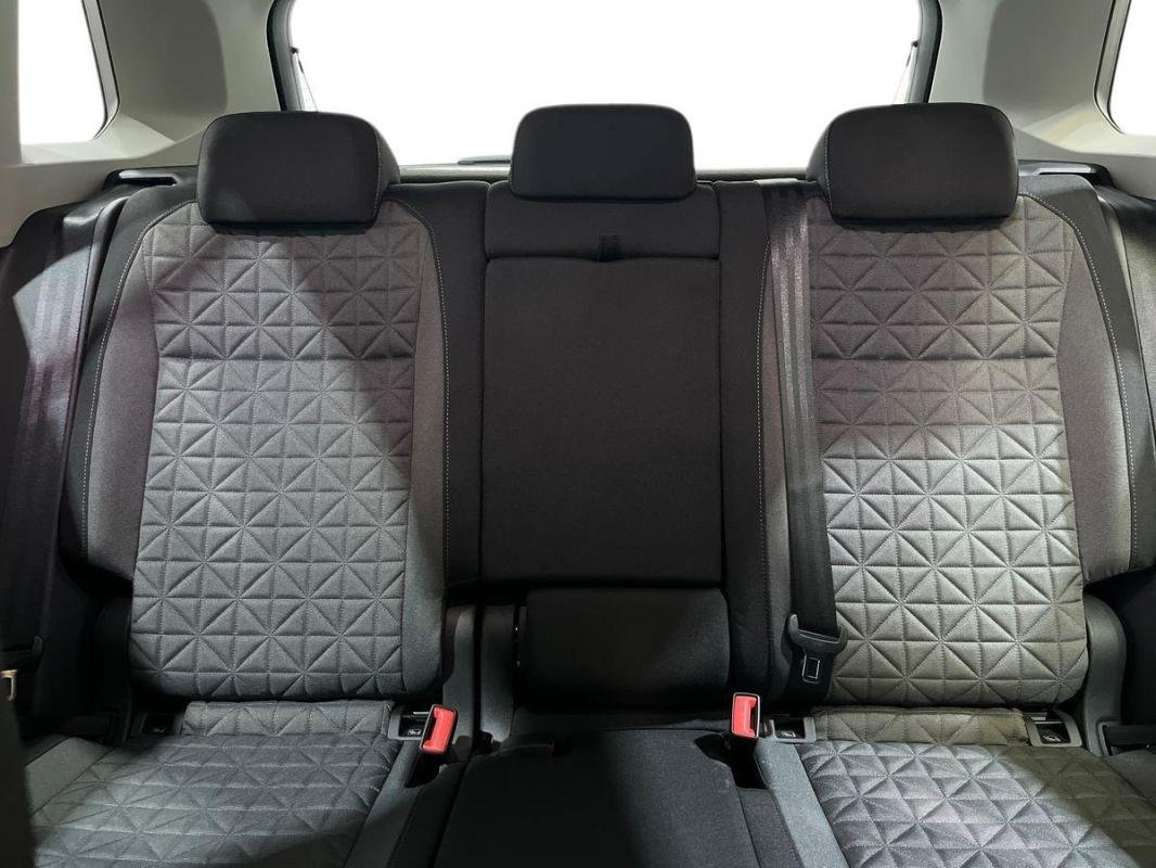 Volkswagen Tiguan - Photo 22