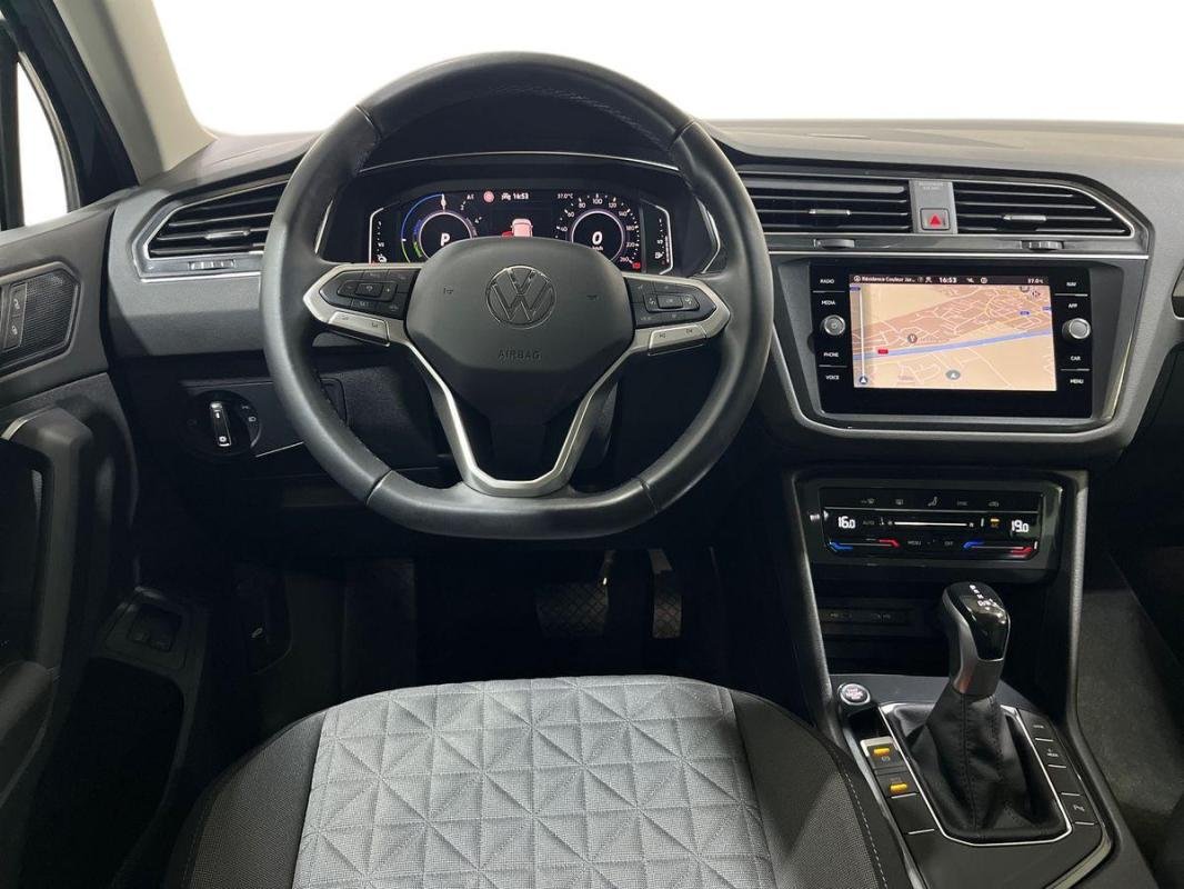 Volkswagen Tiguan - Photo 24
