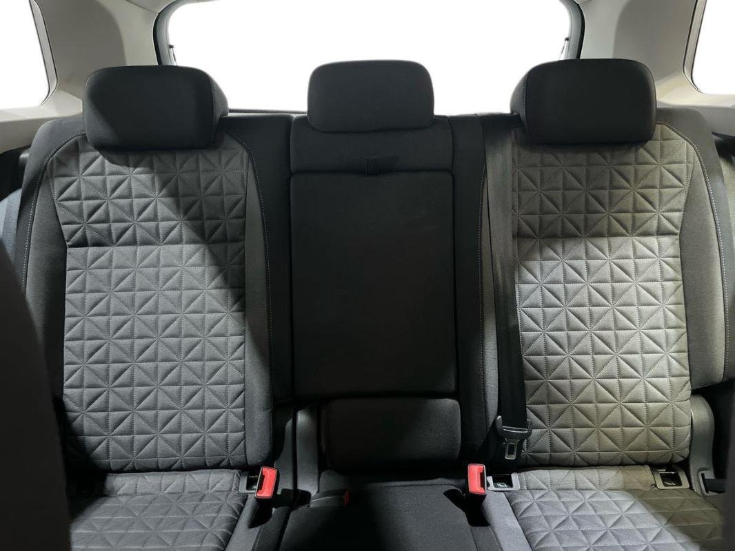 Volkswagen Tiguan - Photo 22