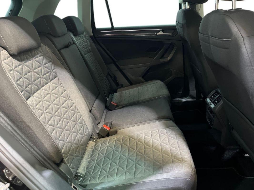 Volkswagen Tiguan - Photo 23