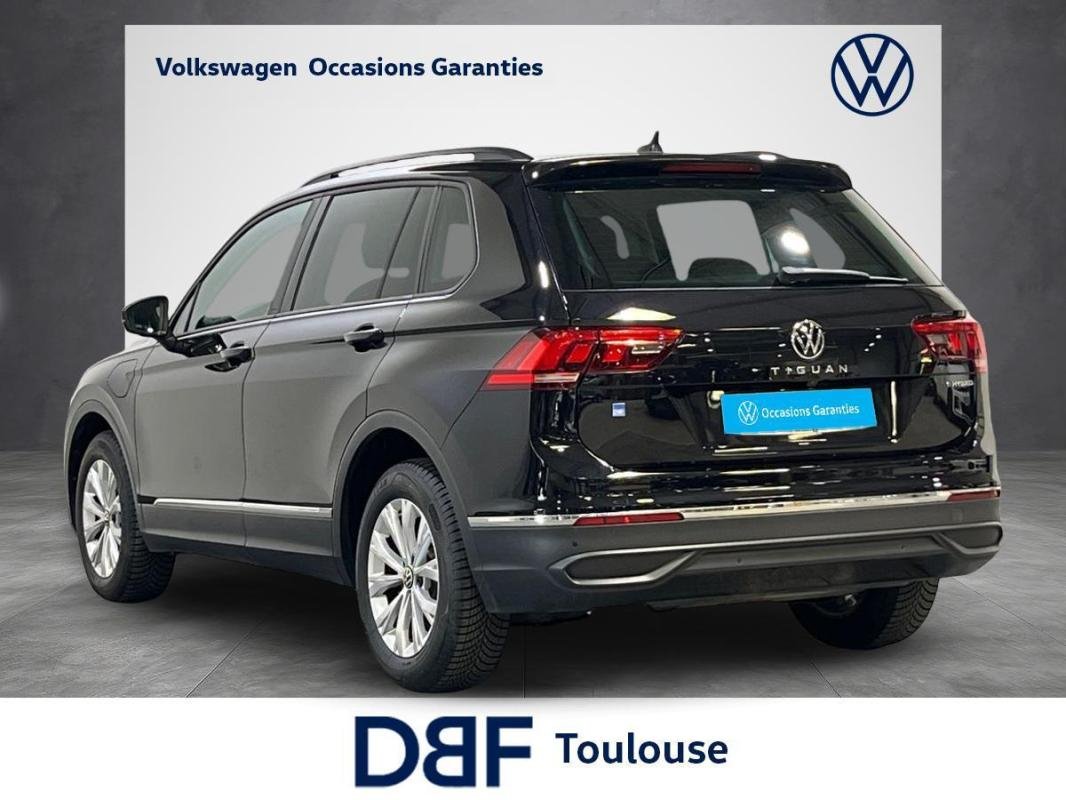 Volkswagen Tiguan - Photo 3