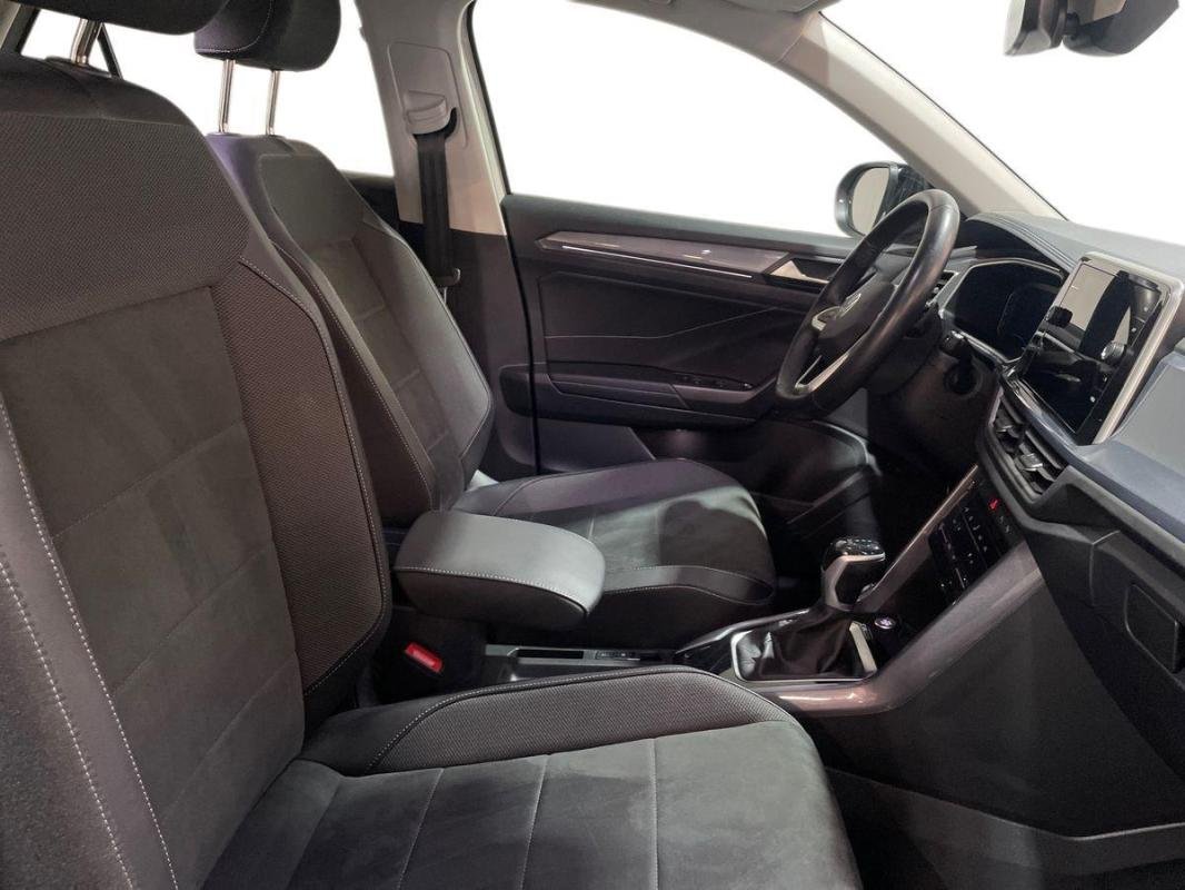 Volkswagen T-Roc - Photo 13