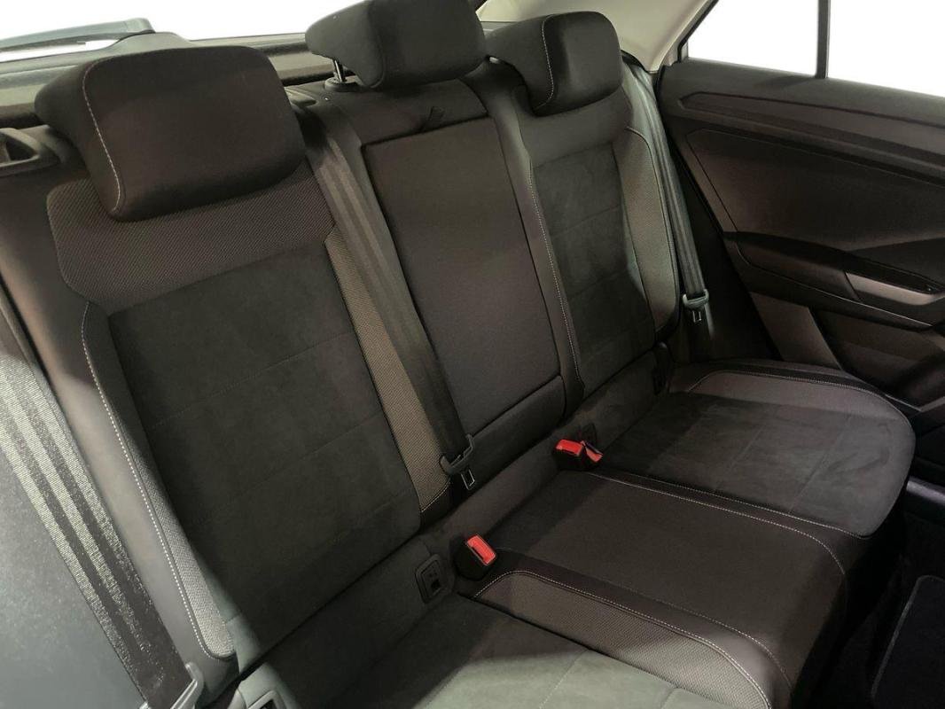 Volkswagen T-Roc - Photo 23