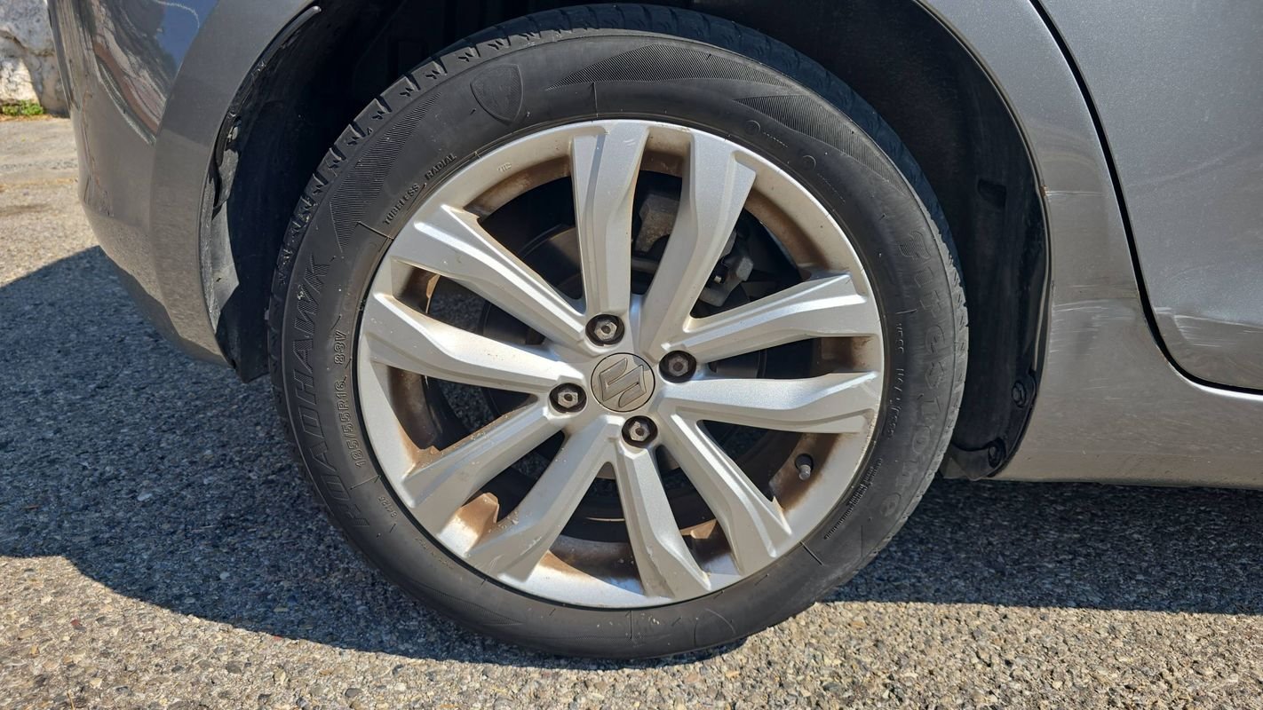 Suzuki Swift - Photo 16