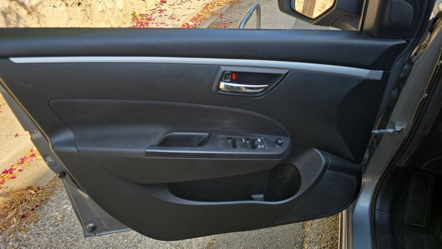 Suzuki Swift - Photo 7
