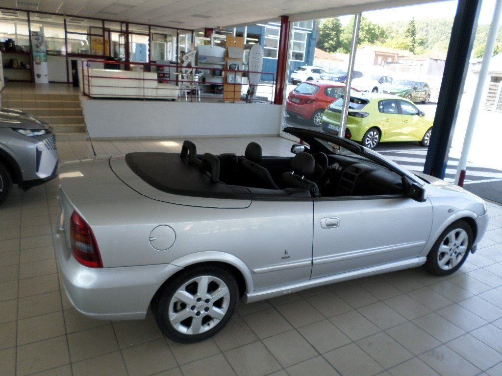 Opel Astra - Photo 12