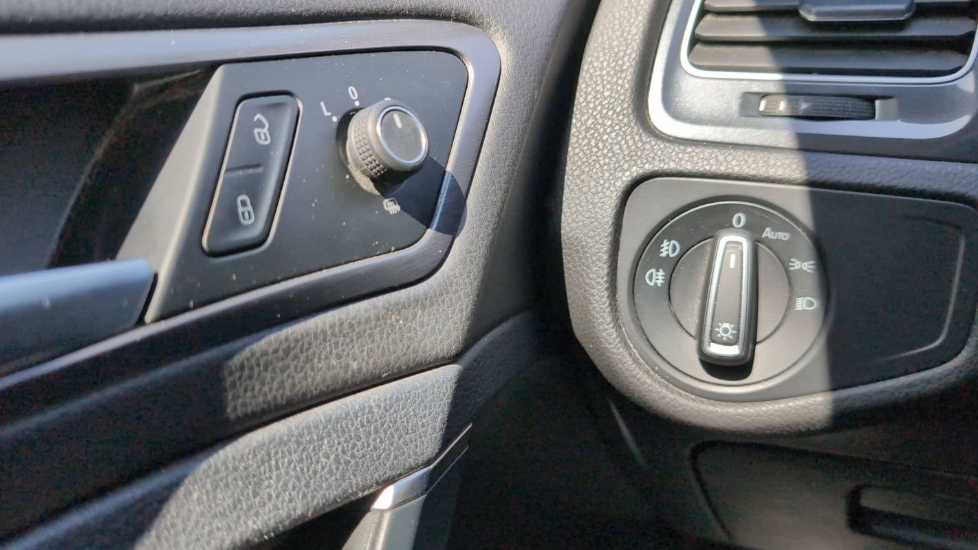 Volkswagen Golf - Photo 25