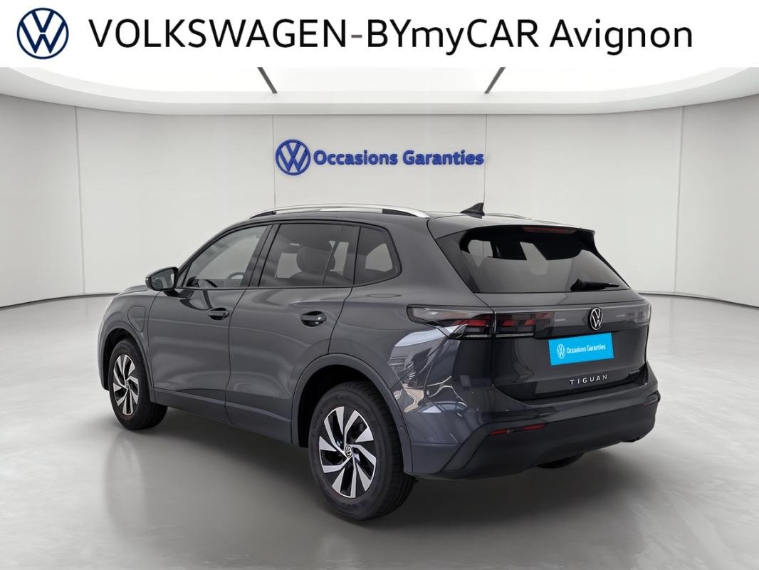 Volkswagen Tiguan - Photo 3