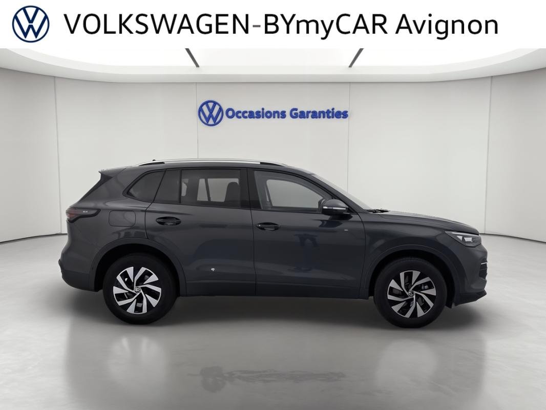 Volkswagen Tiguan - Photo 6