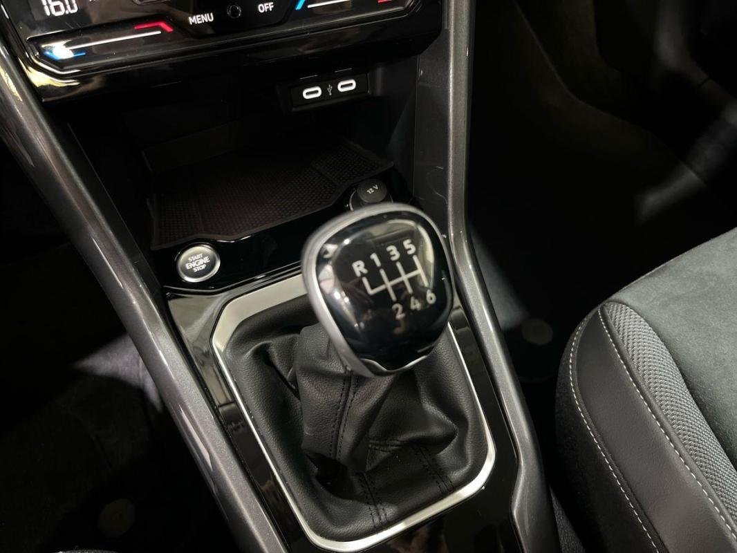 Volkswagen T-Roc - Photo 11